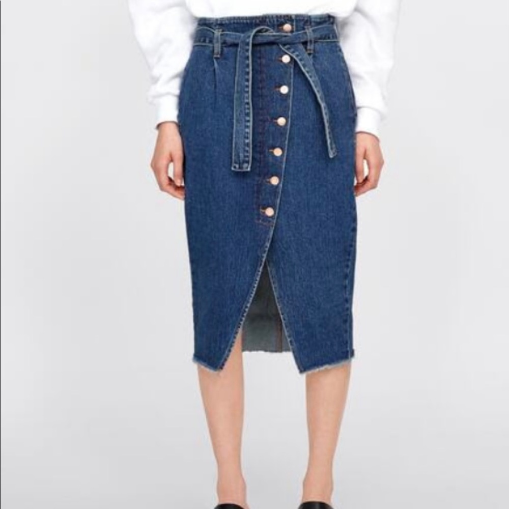 Zara pencil denim skirt small size only wore out once
